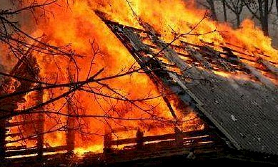 Daugiausia gaisrų Lietuvoje kyla dėl krosnių, židinių ir dūmtraukių
